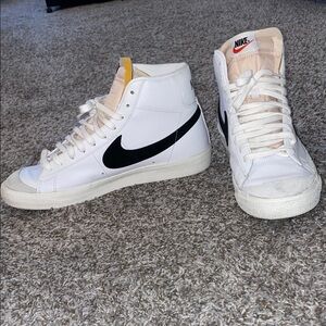 Nike White and Black High-Tops